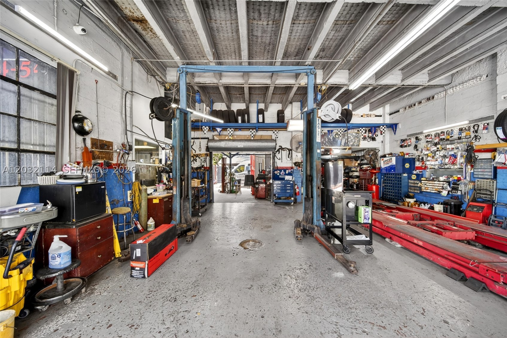 A12032114 Property Photo 16