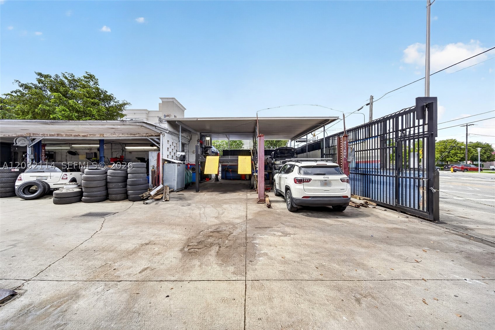 A12032114 Property Photo 22