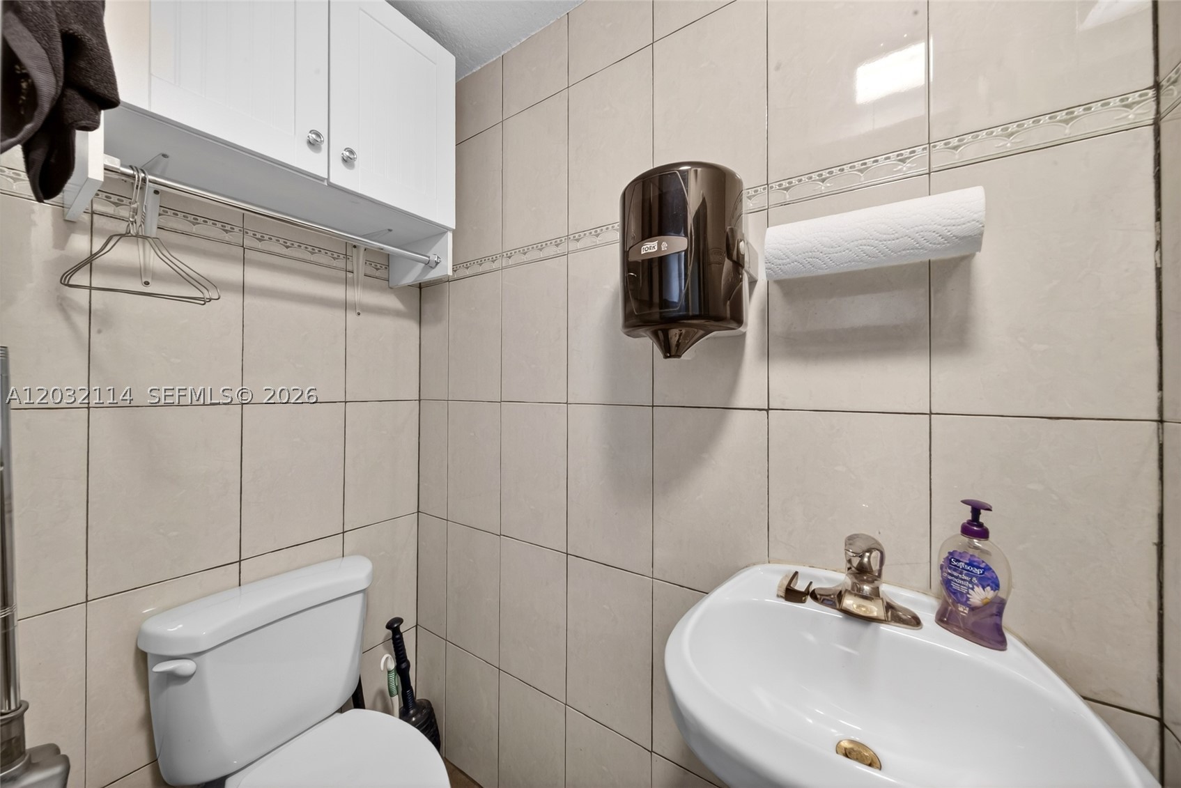 A12032114 Property Photo 25