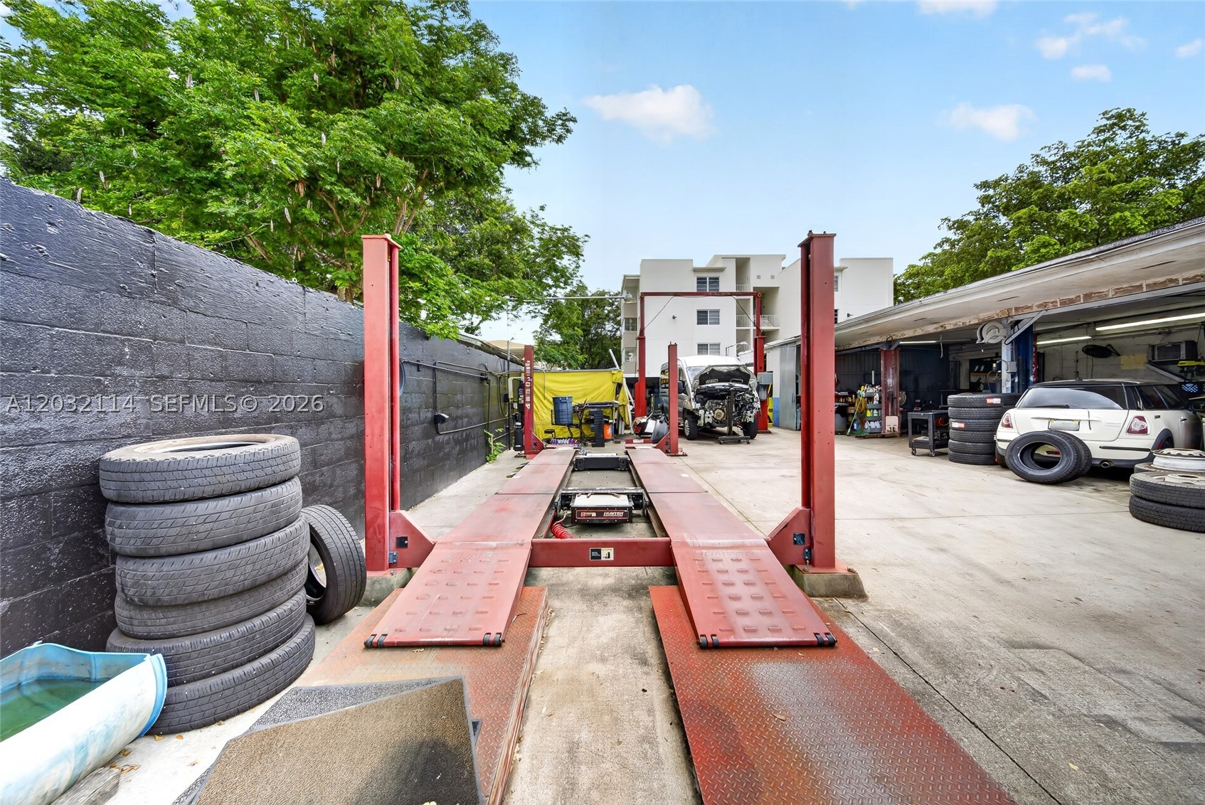 A12032114 Property Photo 31