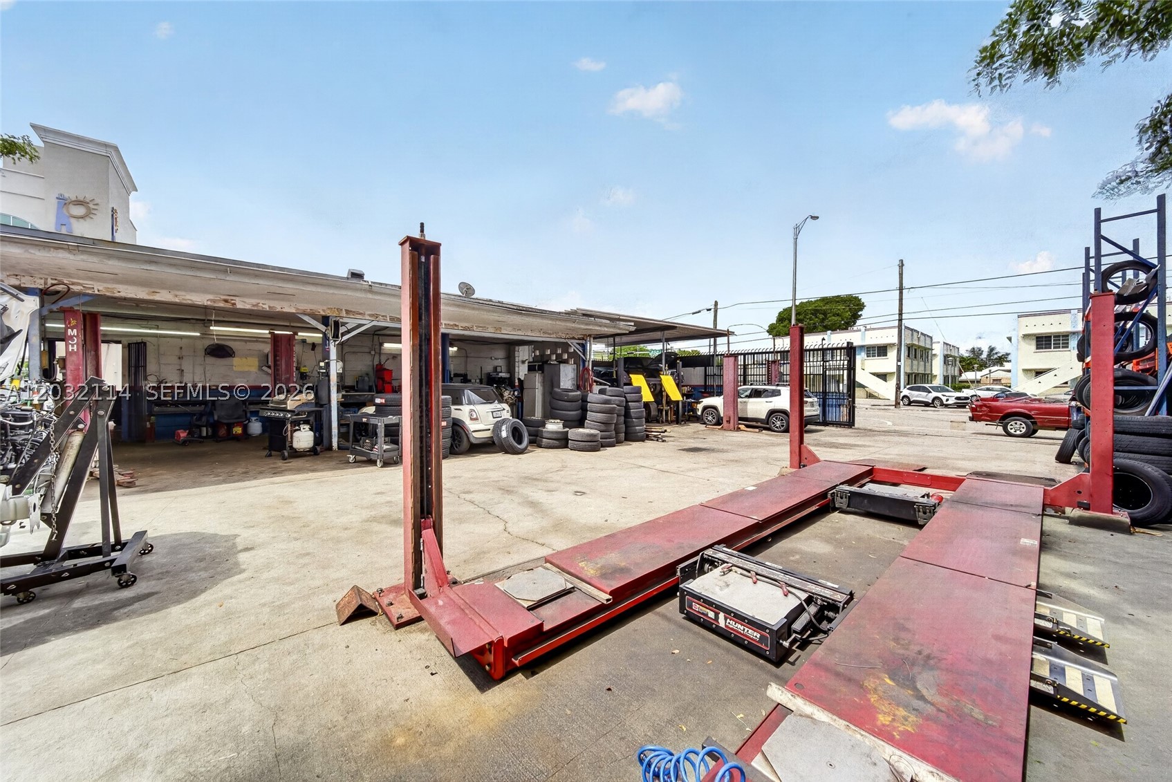A12032114 Property Photo 33