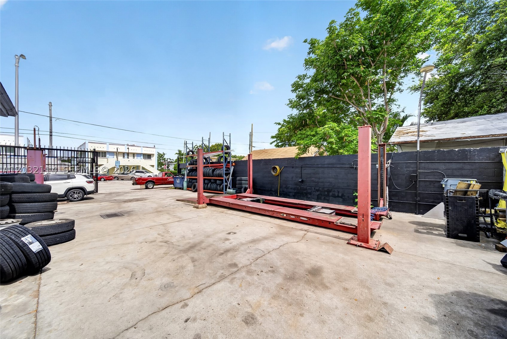 A12032114 Property Photo 35