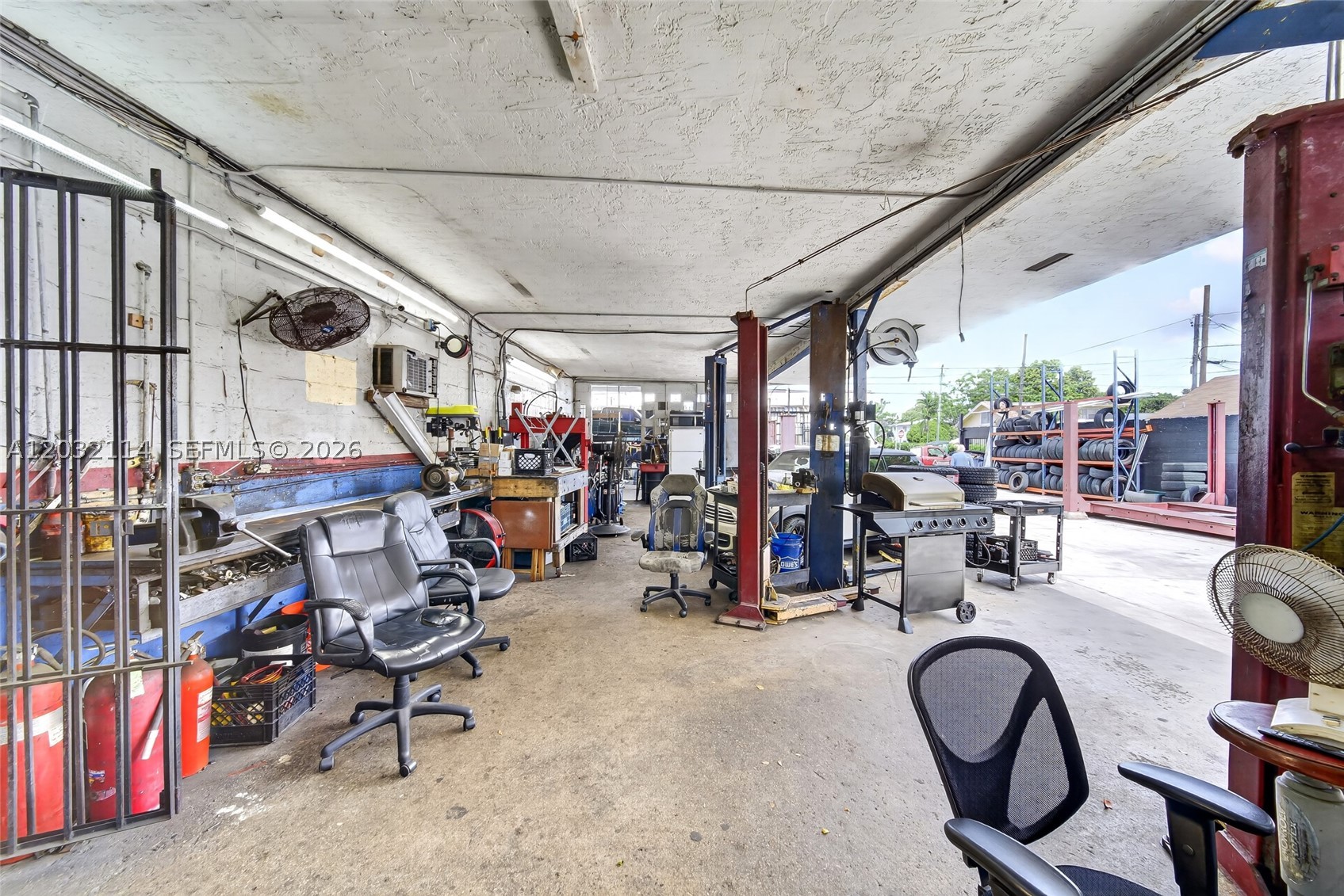 A12032114 Property Photo 37