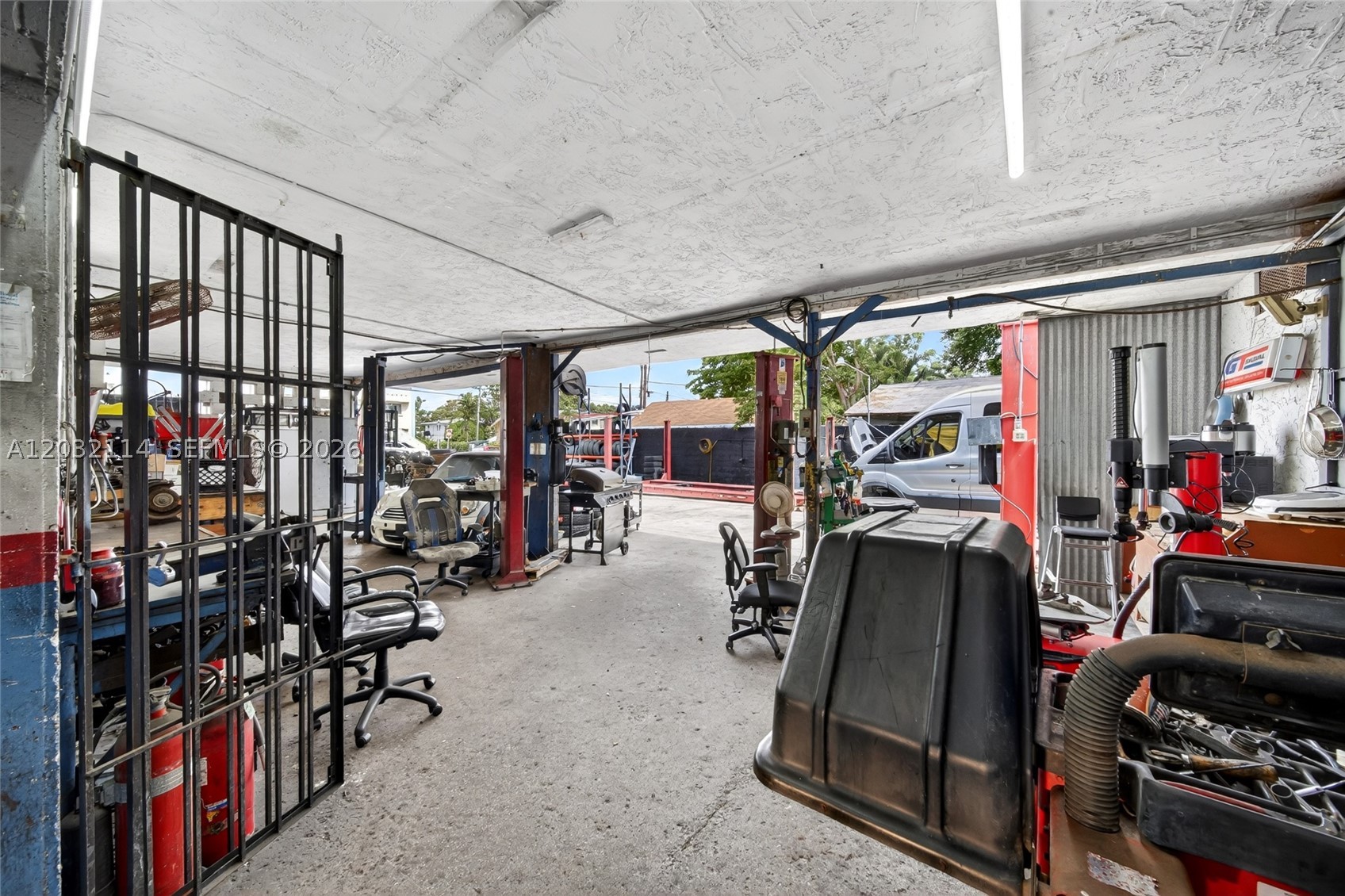 A12032114 Property Photo 38