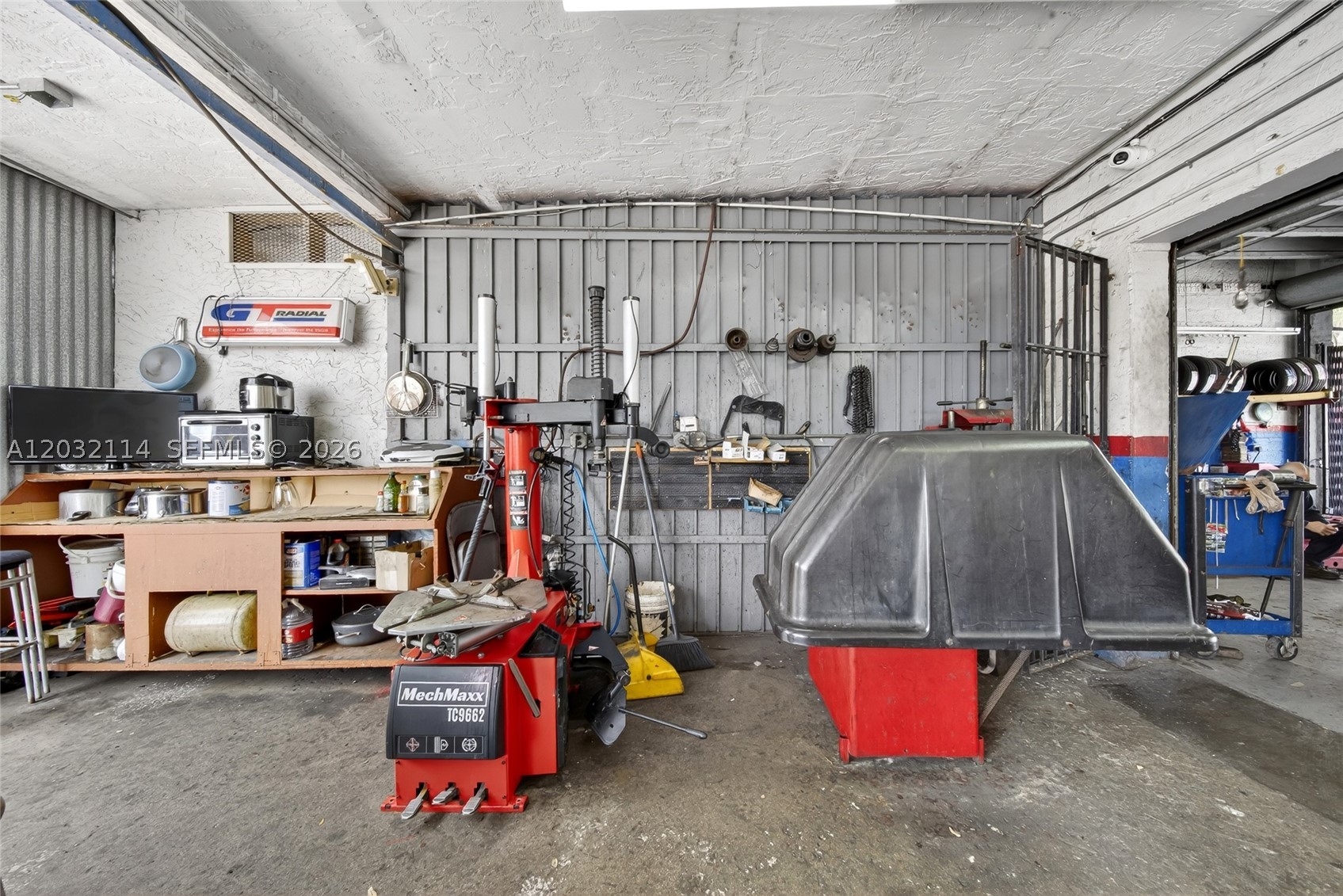 A12032114 Property Photo 39