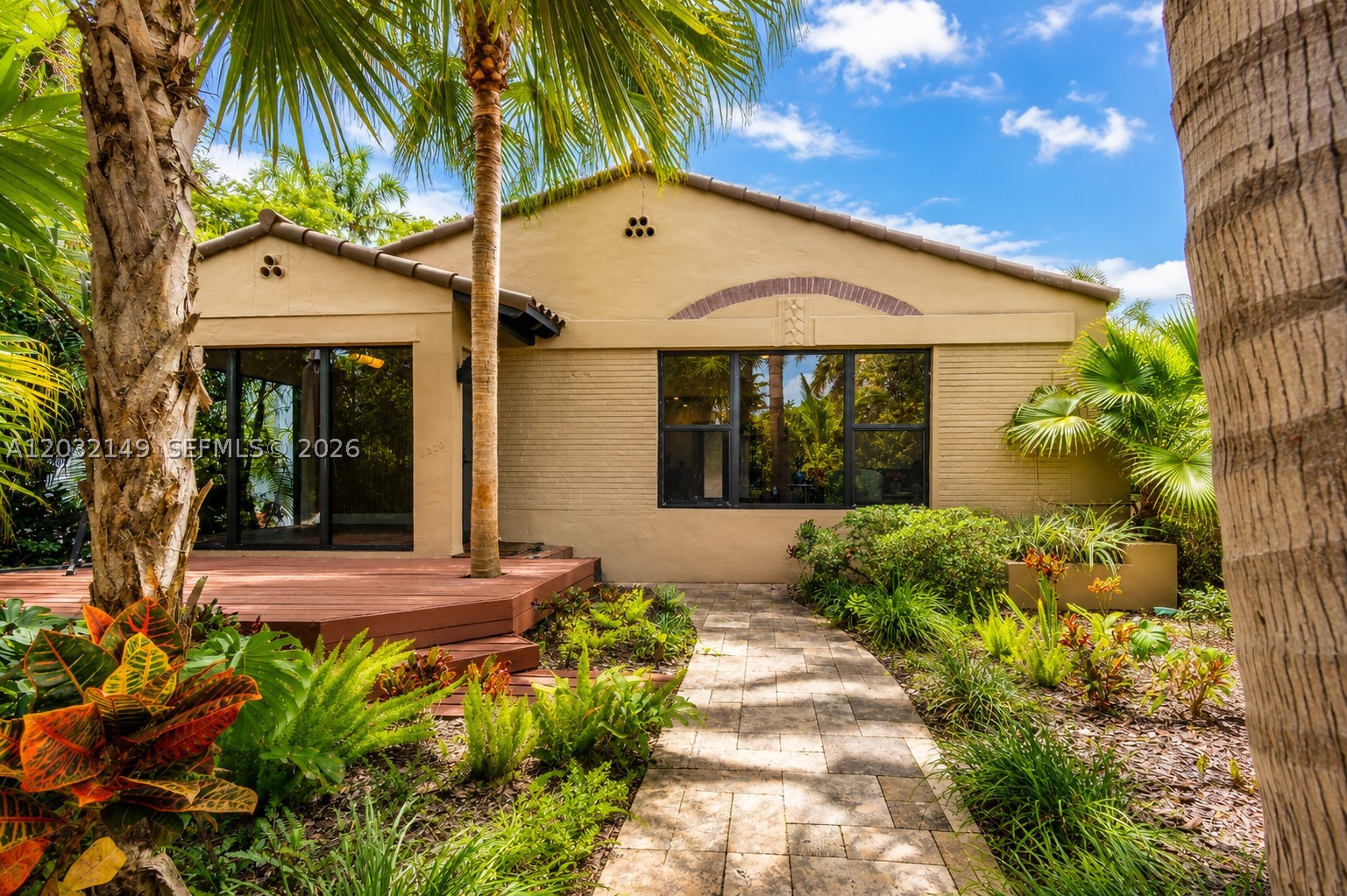 4230 Royal Palm Ave Property Photo 1