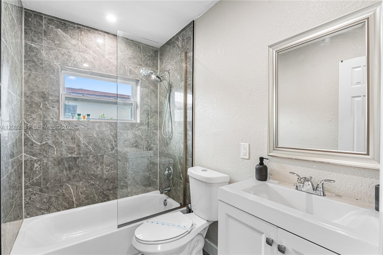 1521 Ne 118th Ter 1 Property Photo 10