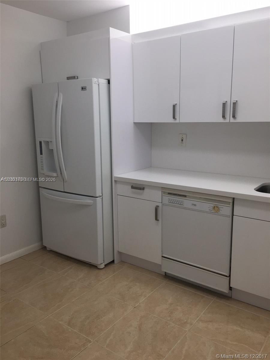 9341 Collins Ave 1006 Property Photo 4