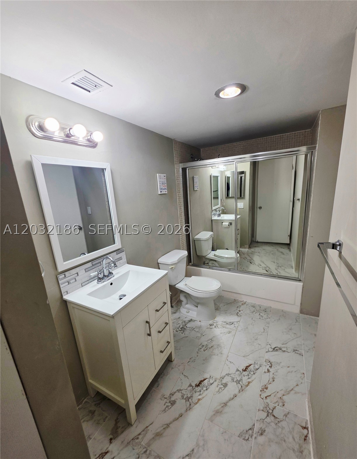 4164 Inverrary Dr 204 Property Photo 17
