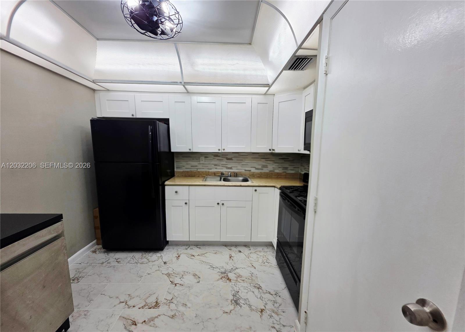 4164 Inverrary Dr 204 Property Photo 10