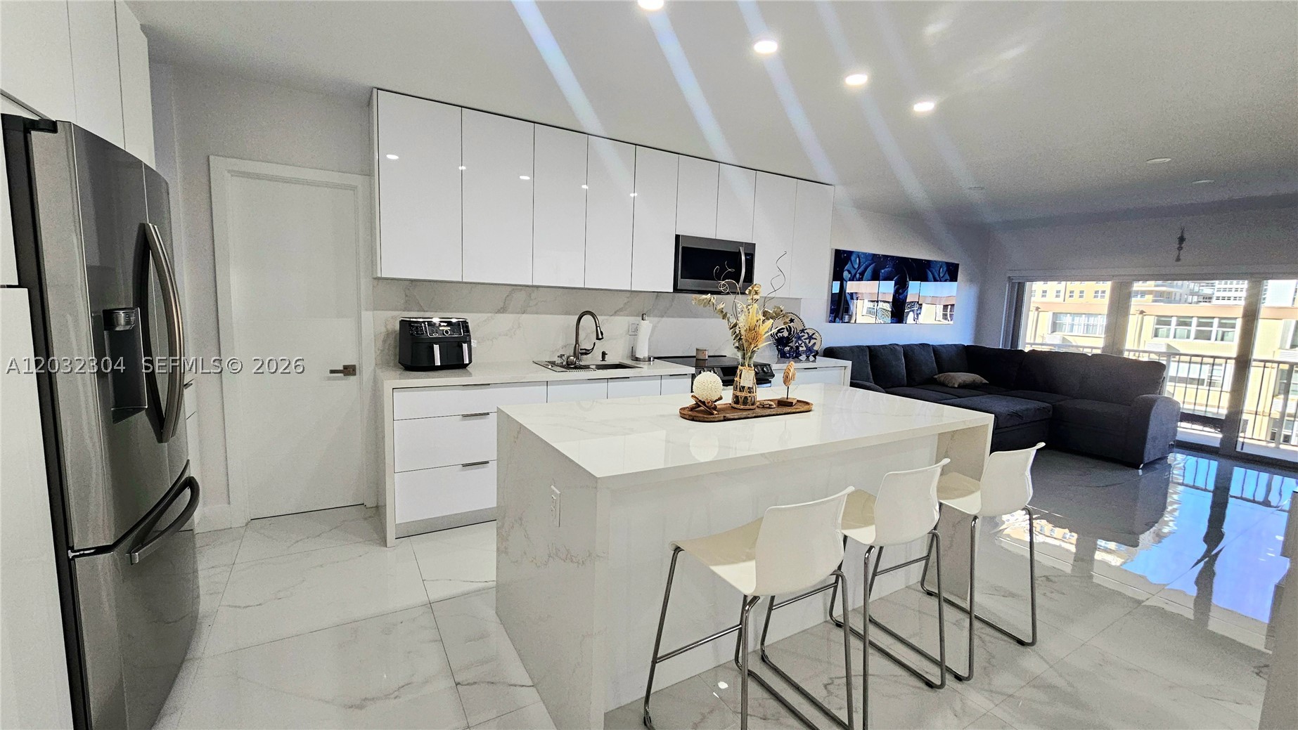 1950 S Ocean Dr 3d Property Photo 5