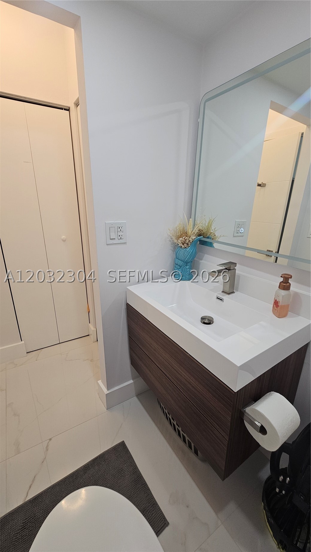 1950 S Ocean Dr 3d Property Photo 10