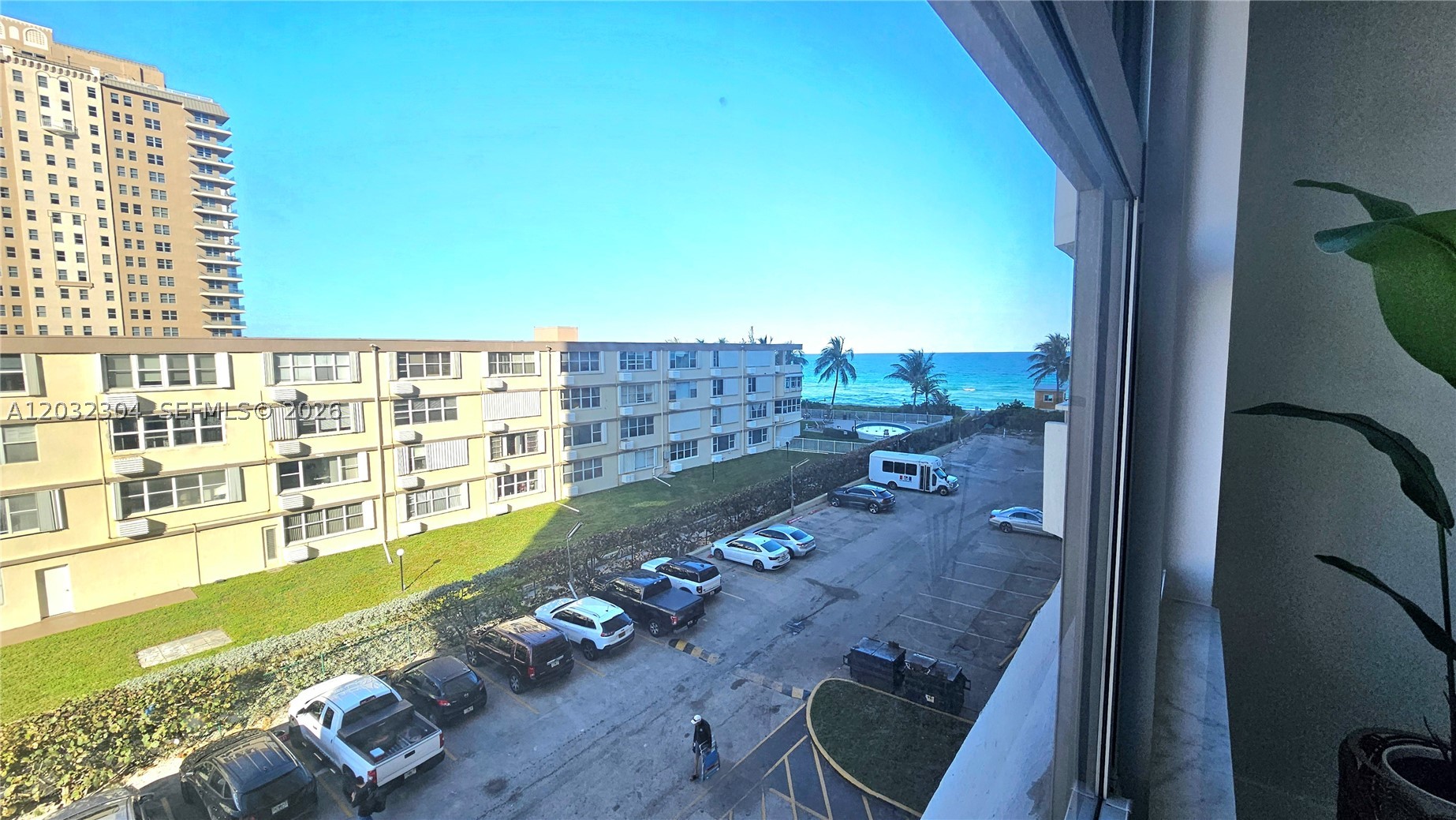 1950 S Ocean Dr 3d Property Photo 22