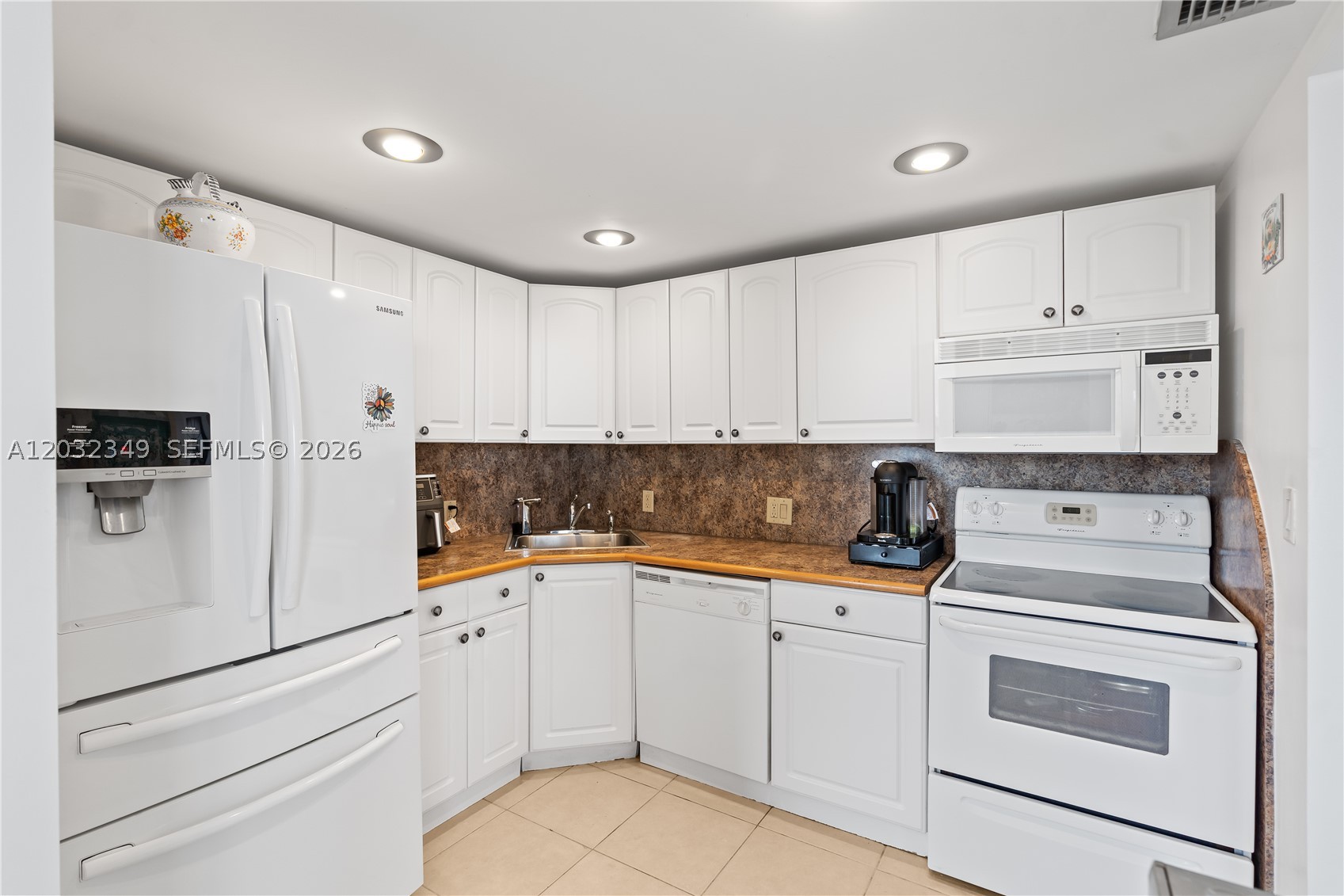 3675 N Country Club Dr 2201 Property Photo 13