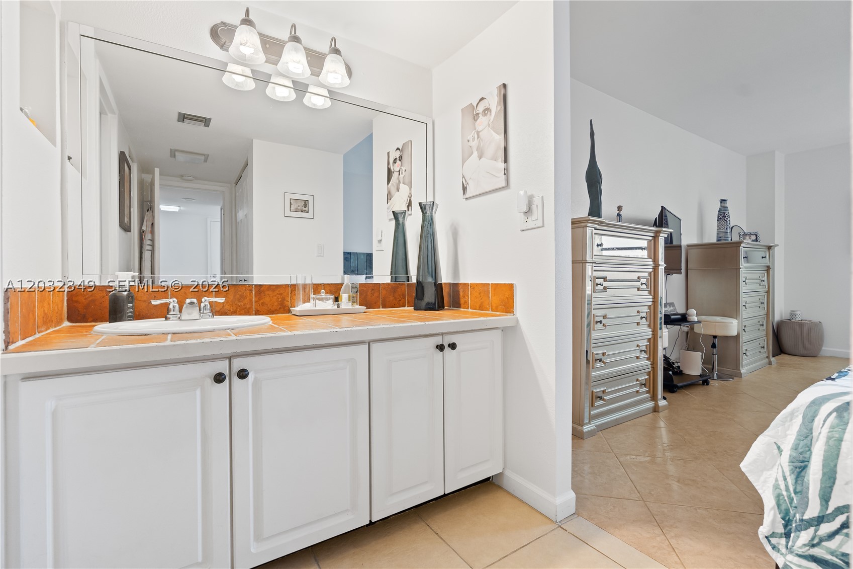 3675 N Country Club Dr 2201 Property Photo 16