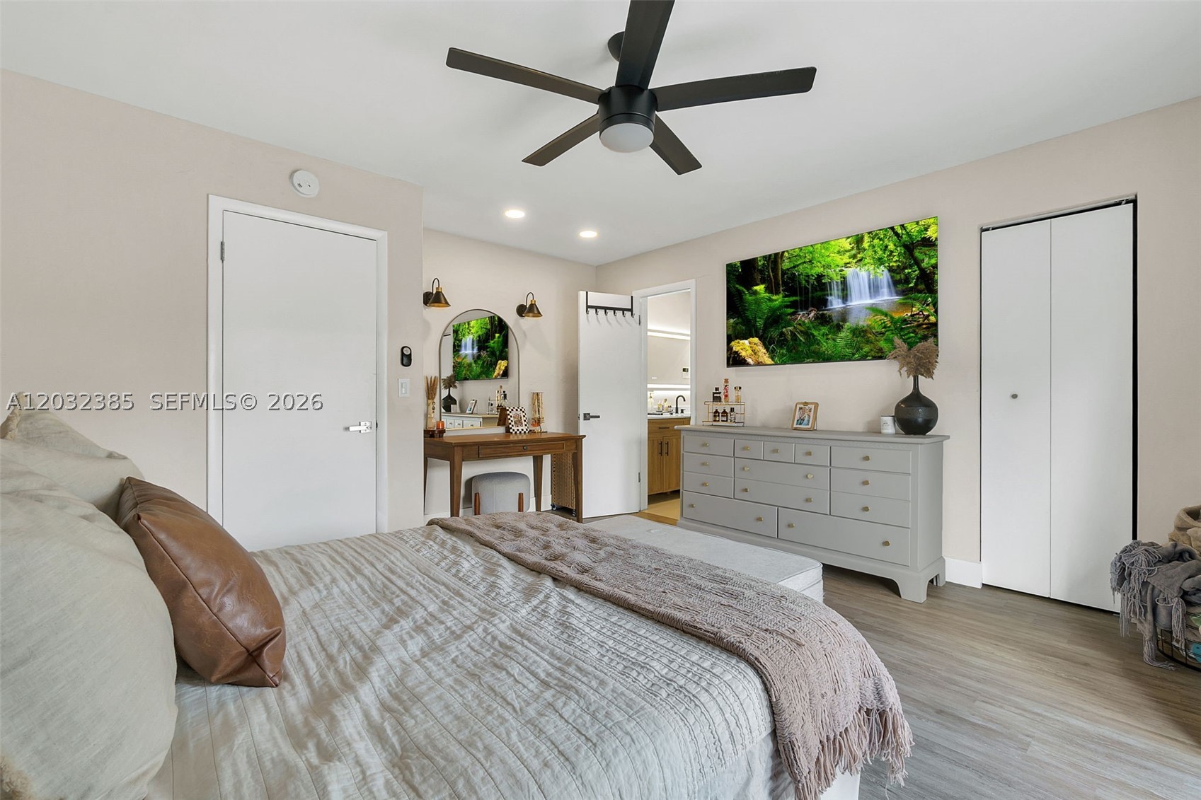 4621 Johnson St Property Photo 12