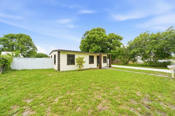 2520 Nw 160th St Property Photo 5