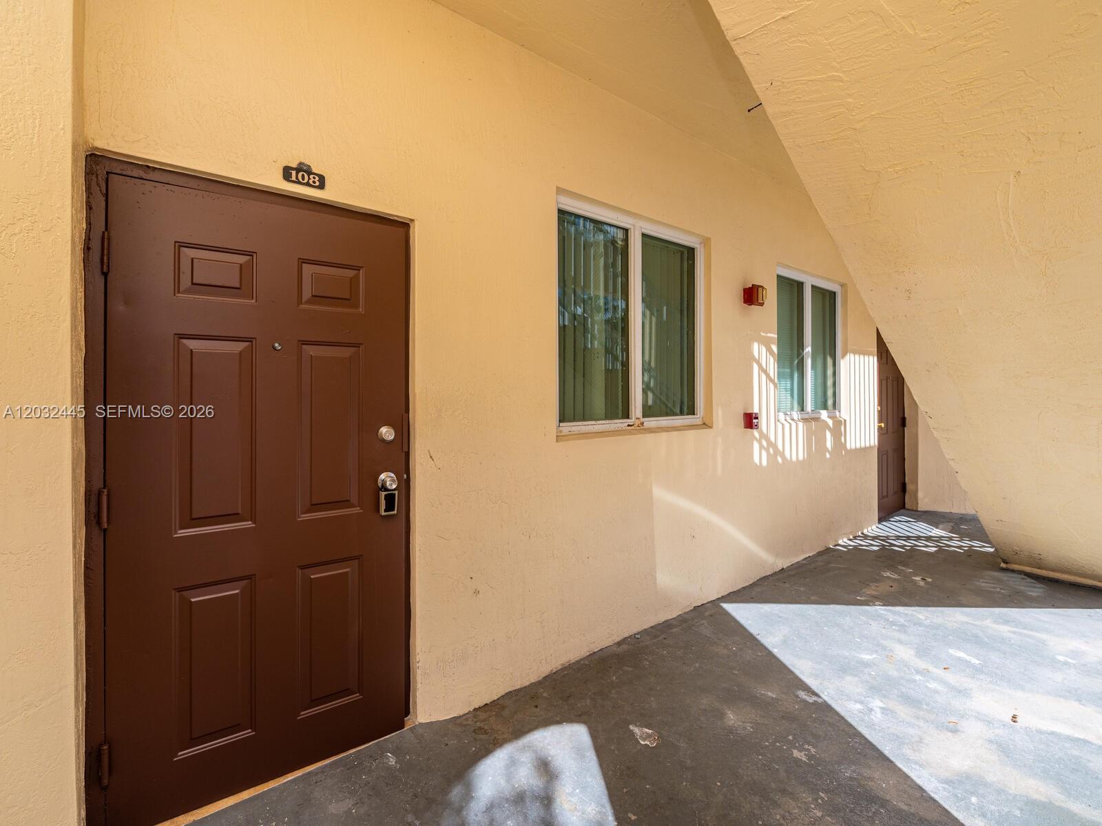 1663 Se 27th Dr 108 Property Photo 4