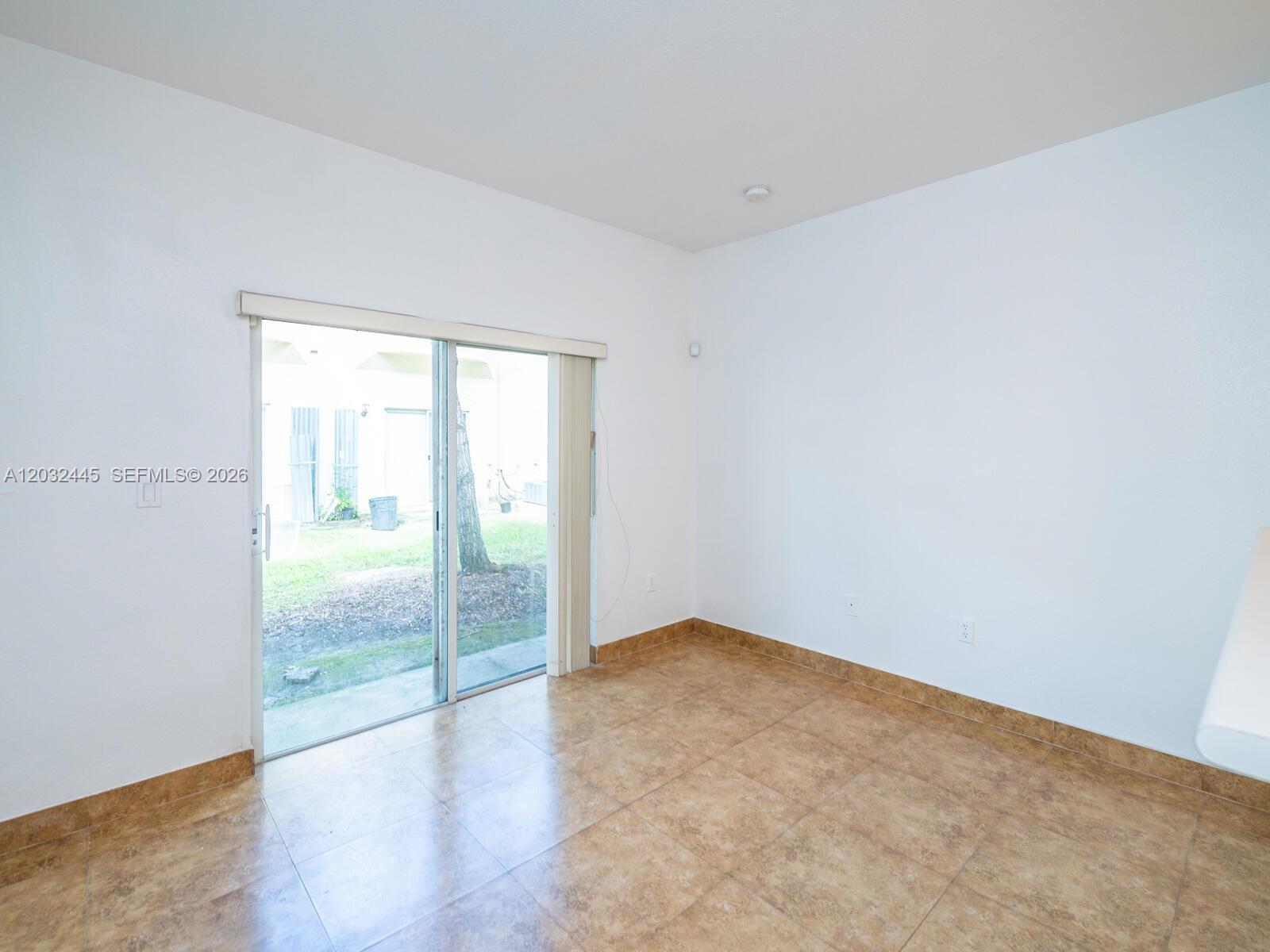 1663 Se 27th Dr 108 Property Photo 10