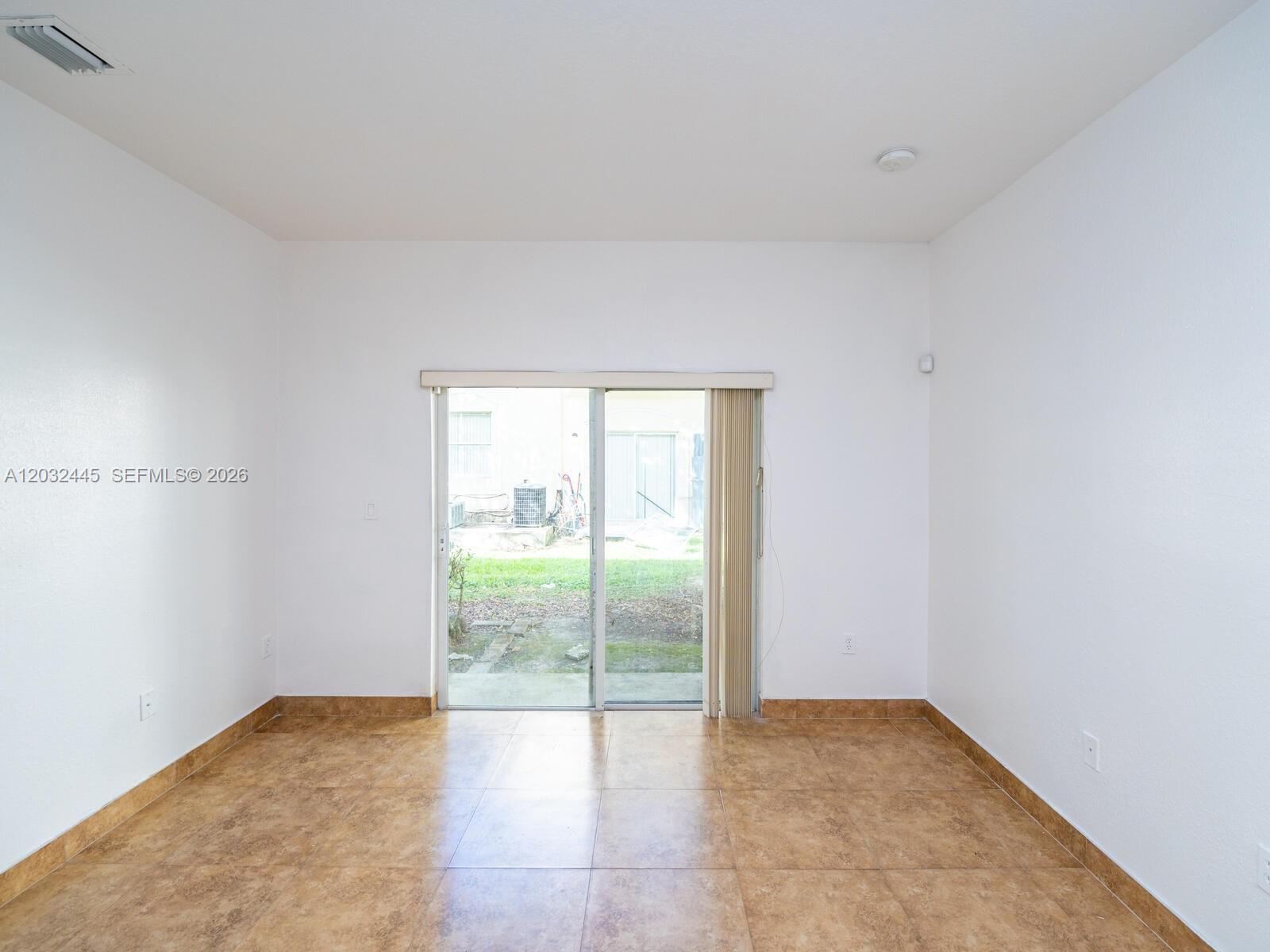 1663 Se 27th Dr 108 Property Photo 11