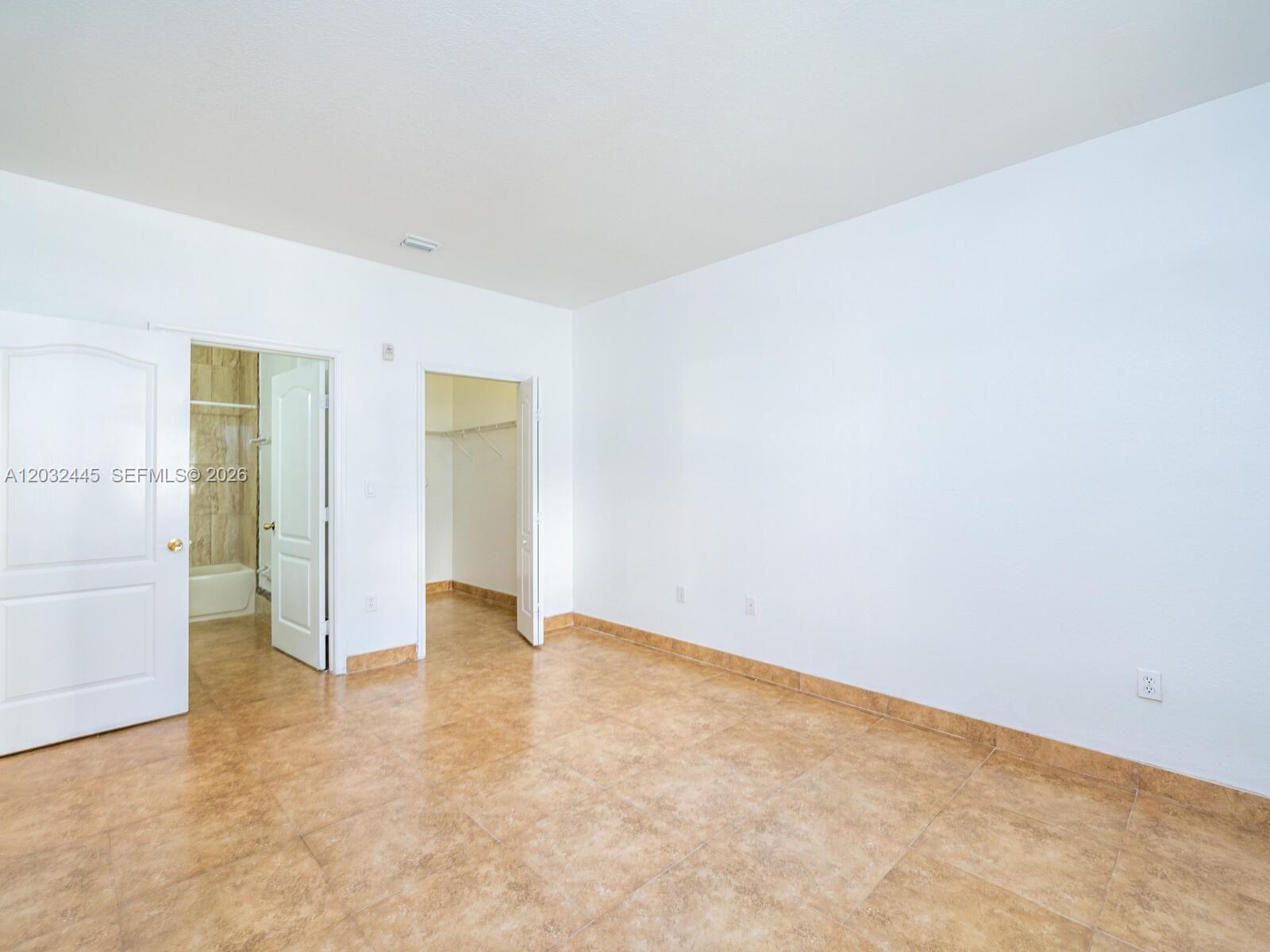 1663 Se 27th Dr 108 Property Photo 13