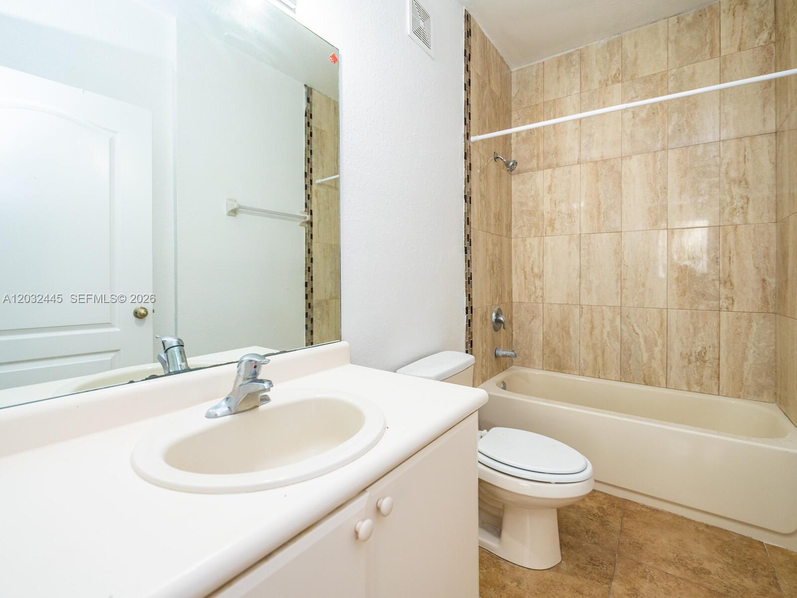 1663 Se 27th Dr 108 Property Photo 15