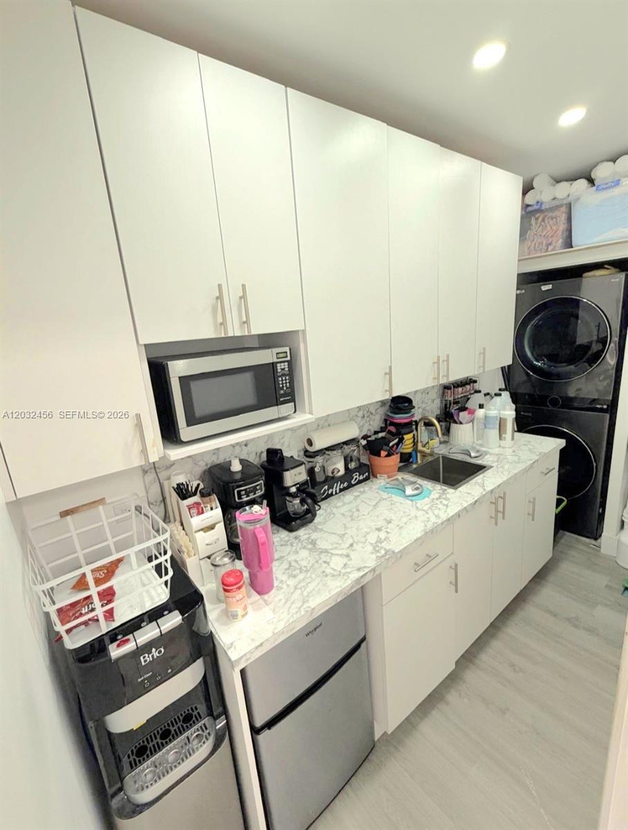 4237 Hollywood Blvd Property Photo 9