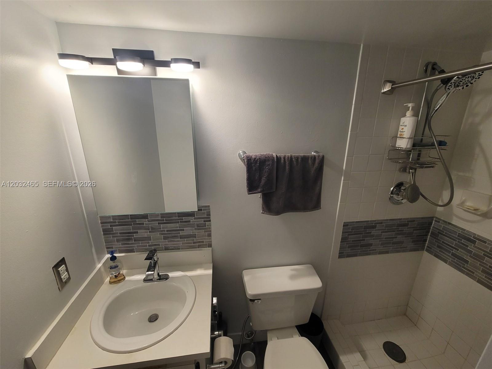 2600 Collins Ave 201 Property Photo 10
