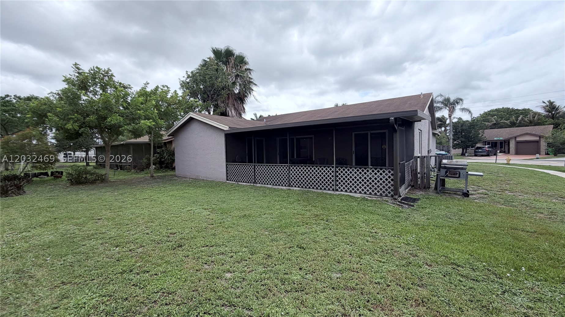 5356 Nw 93rd Ter Property Photo 2