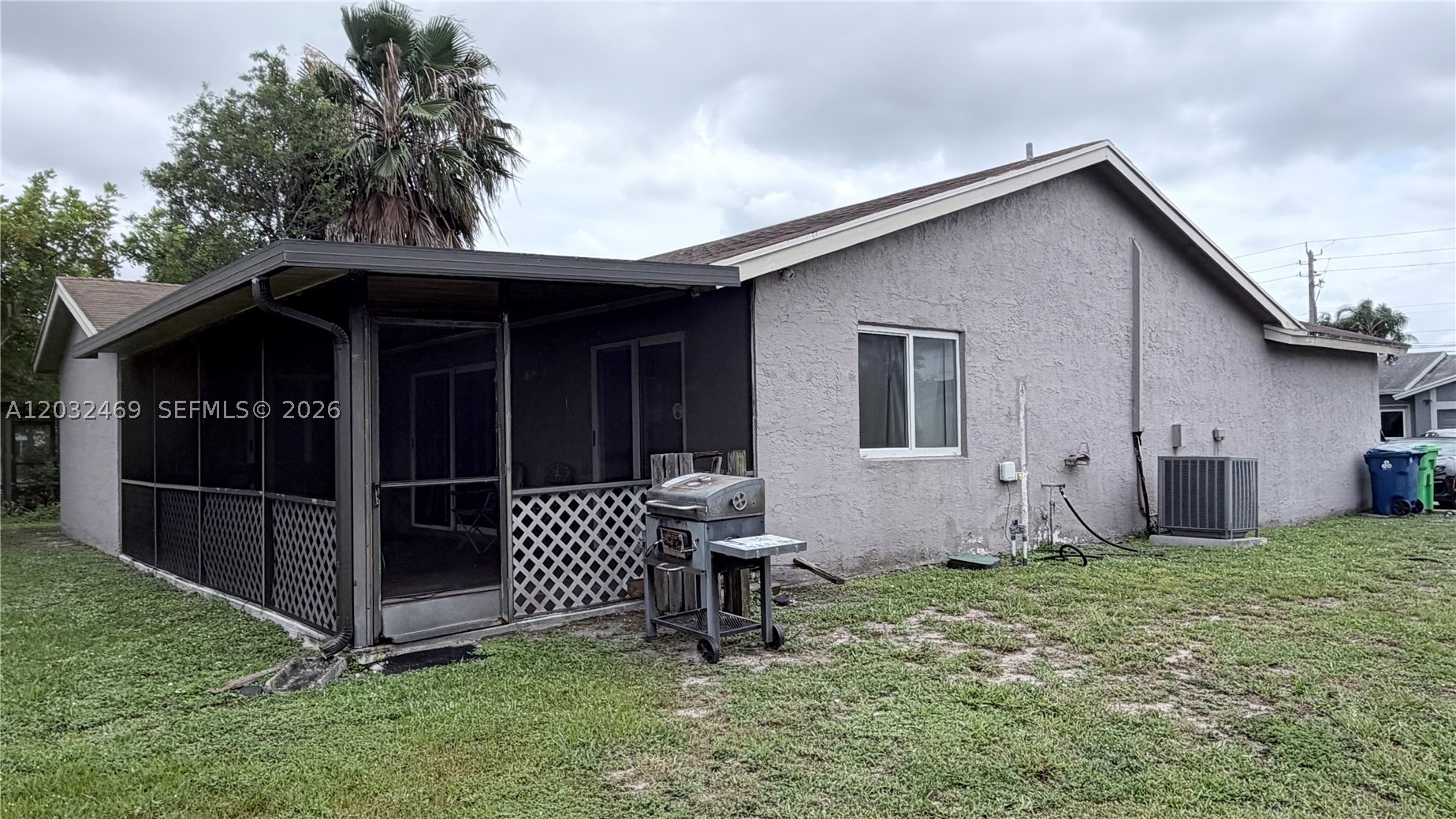 5356 Nw 93rd Ter Property Photo 3