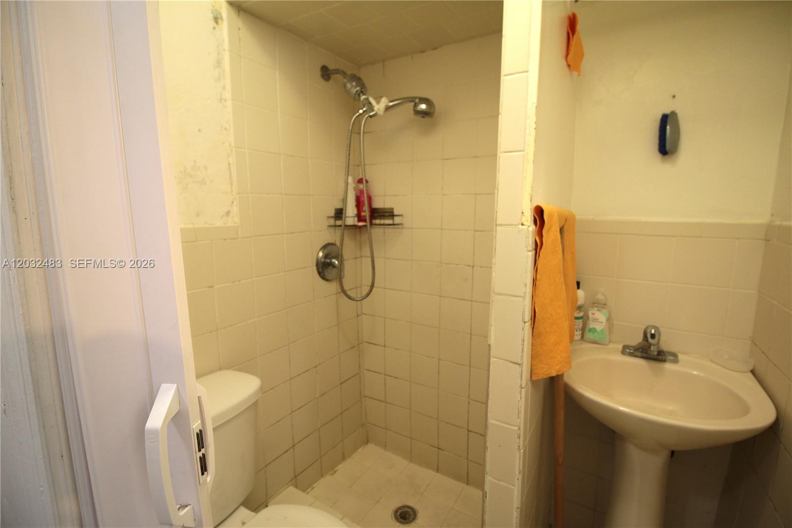 359 E 12th St Property Photo 53