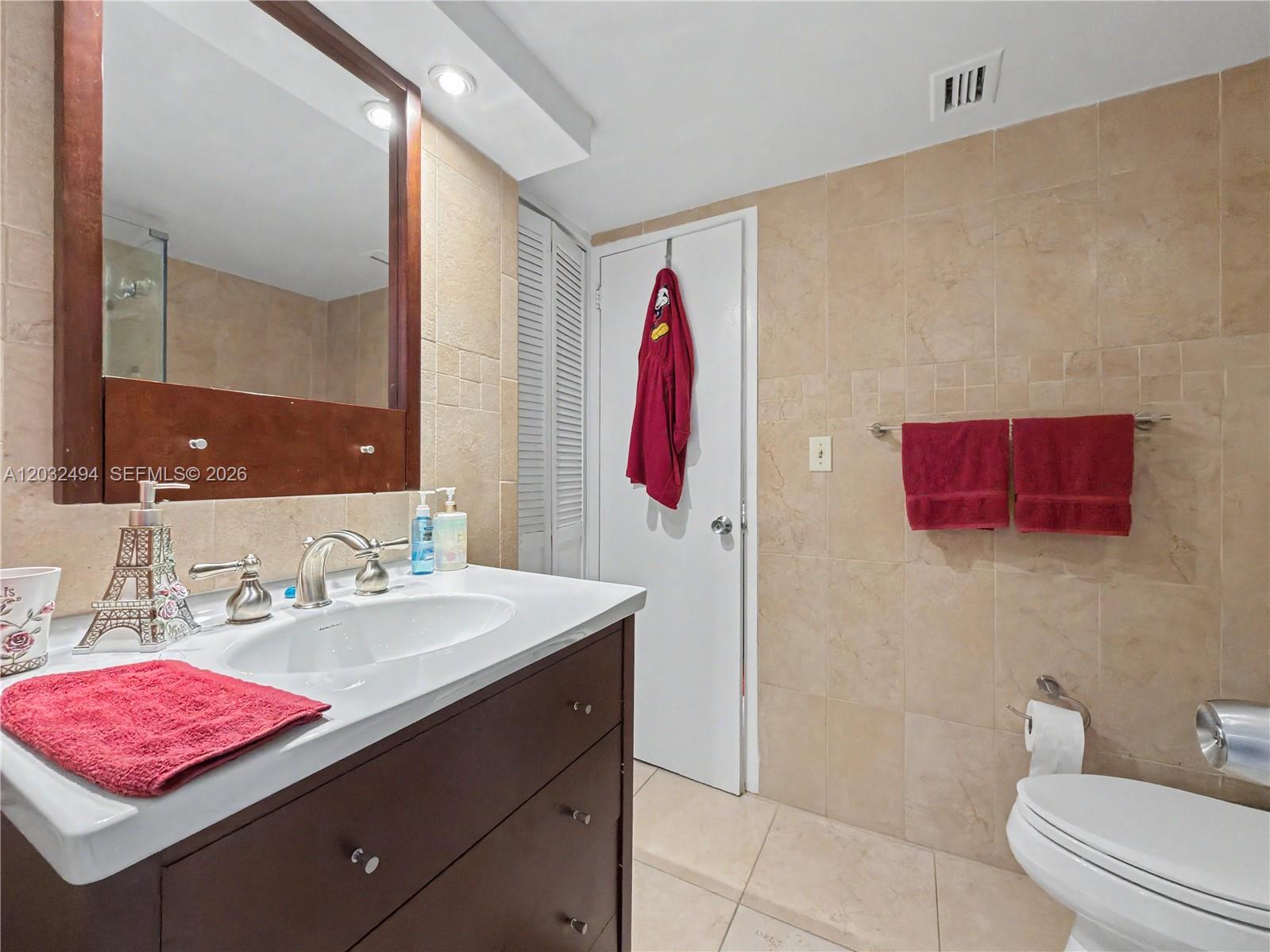 5701 Collins Ave 1711 Property Photo 13