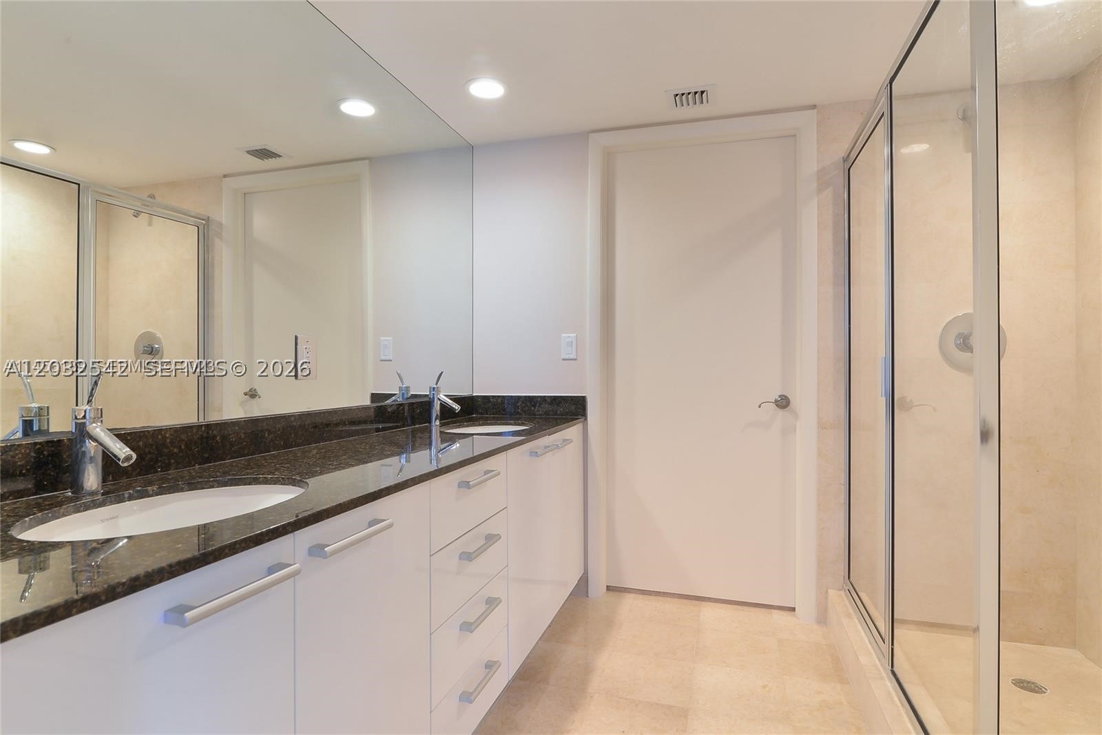 17201 Collins Ave 1203 Property Photo 15