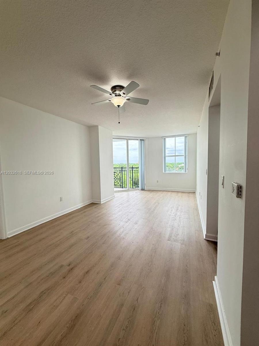 357 Almeria Ave 802 Property Photo 11