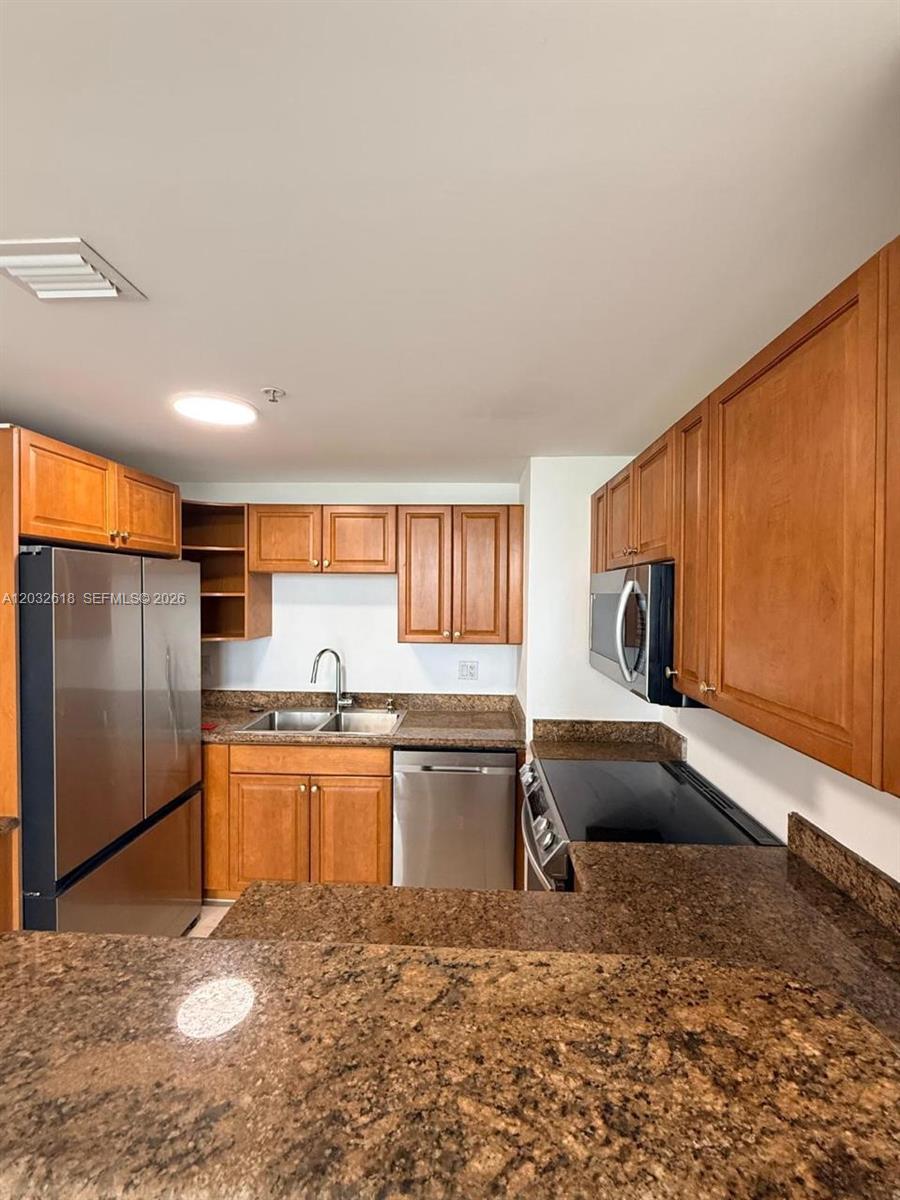 357 Almeria Ave 802 Property Photo 14