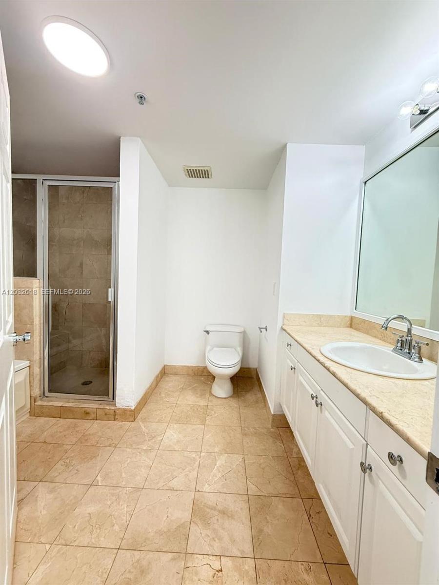 357 Almeria Ave 802 Property Photo 15