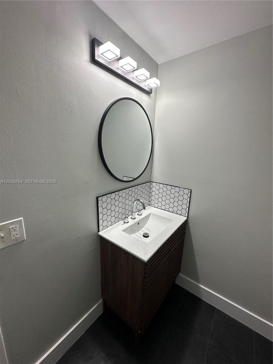 10090 Nw 80th Ct 1325 Property Photo 10