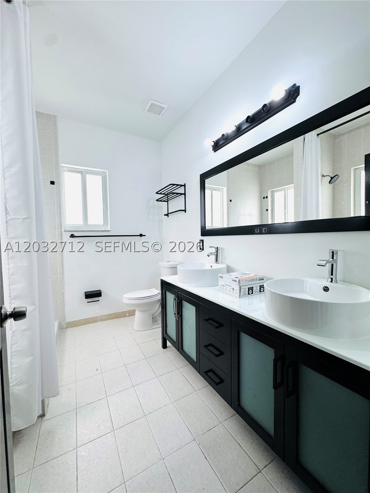363 Ne 35th Ter Property Photo 25