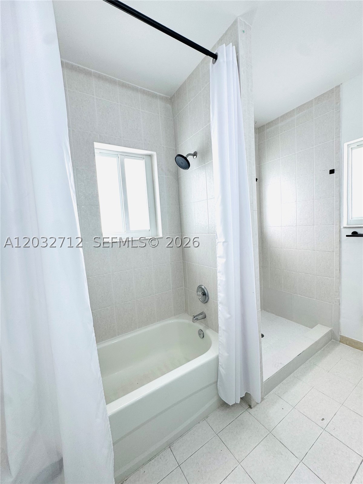 363 Ne 35th Ter Property Photo 26