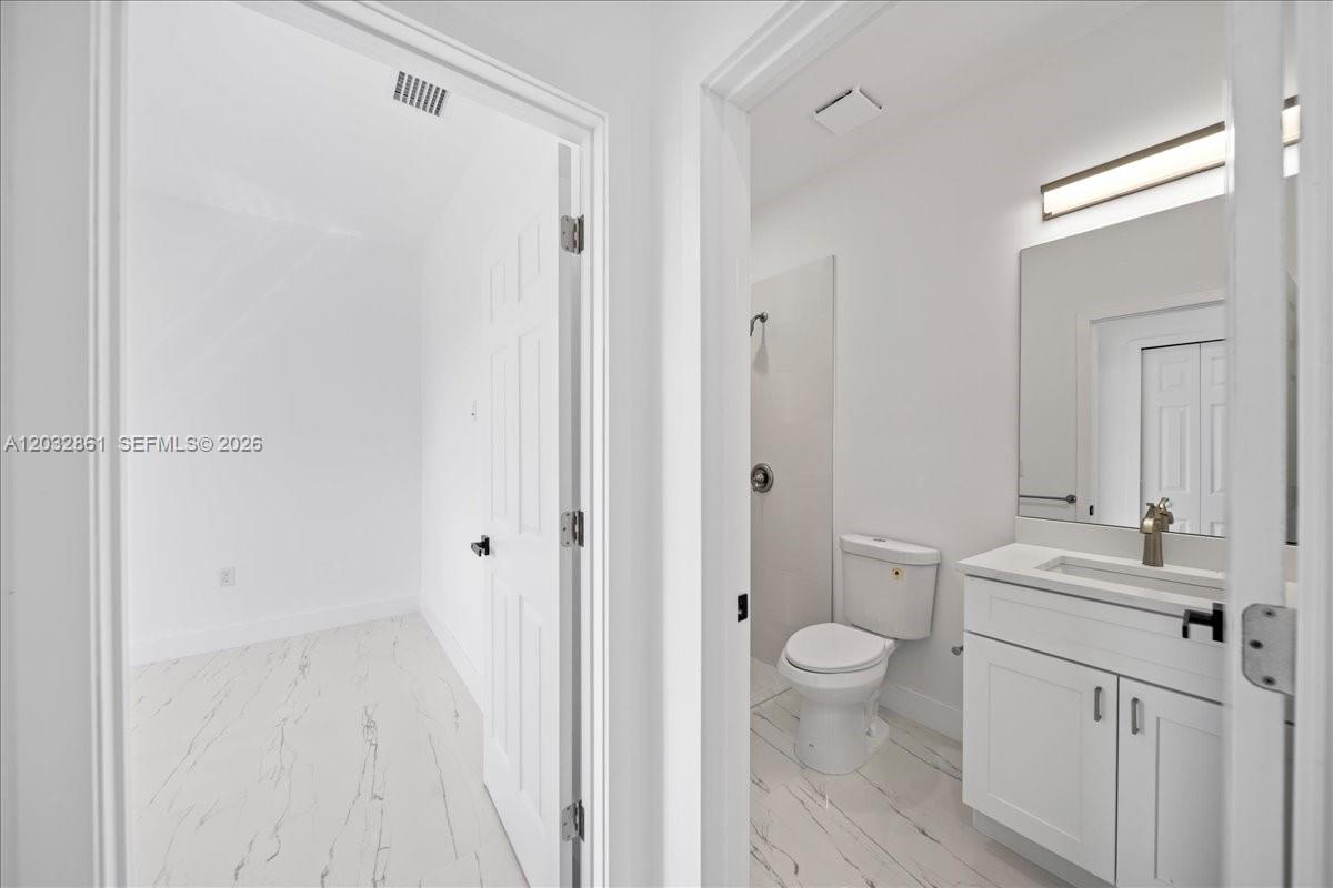 2609 53rd St W Property Photo 18