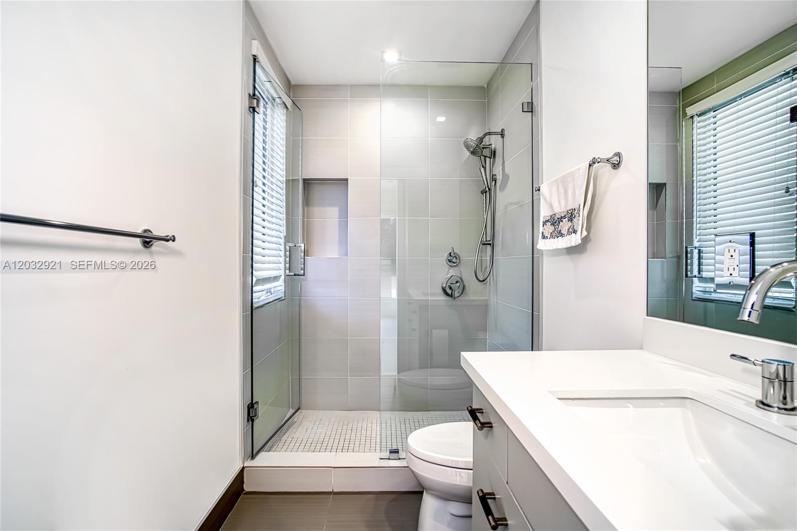 A12032921 Property Photo 17