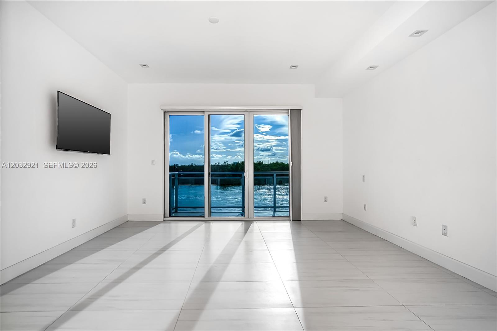 A12032921 Property Photo 21