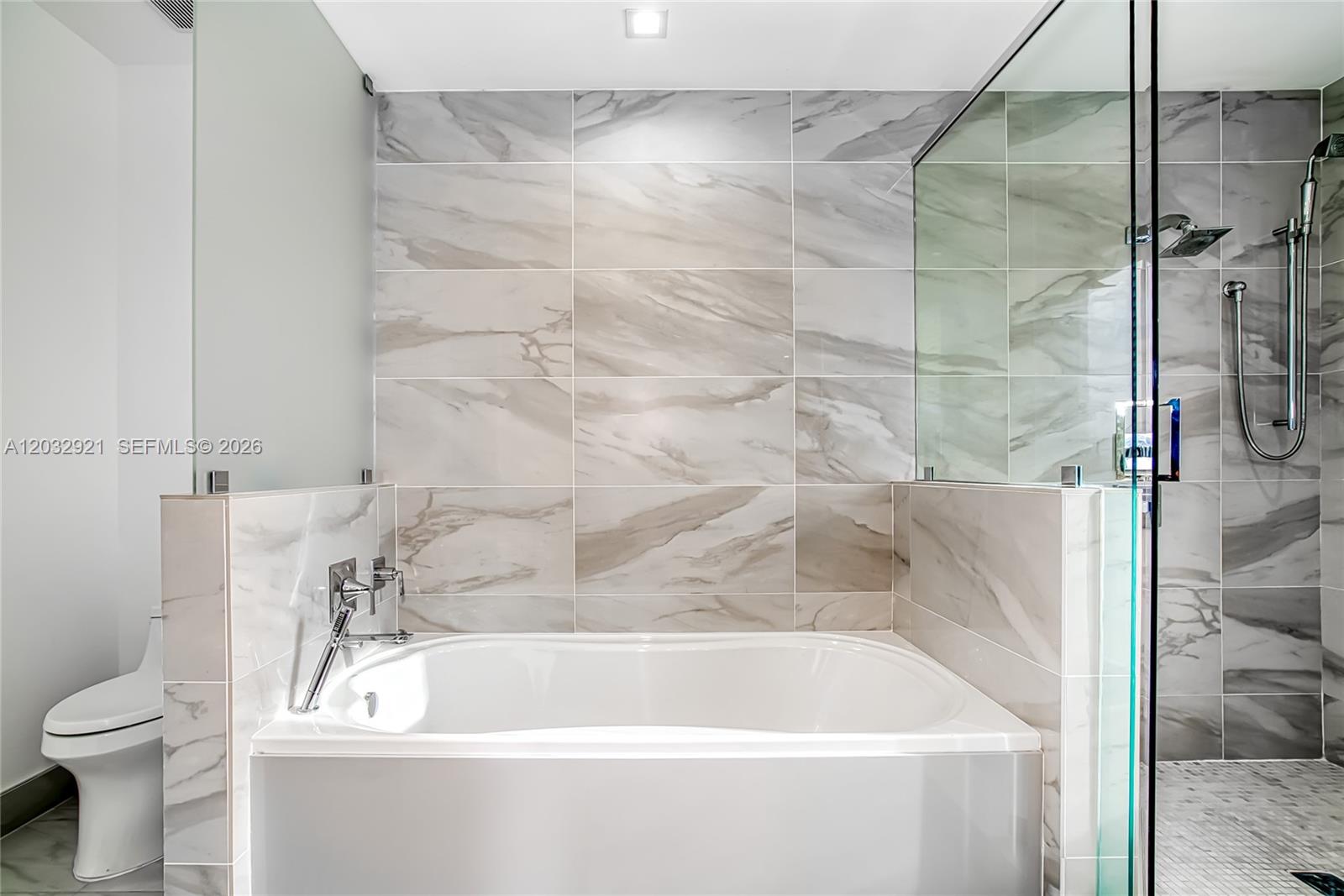 A12032921 Property Photo 25