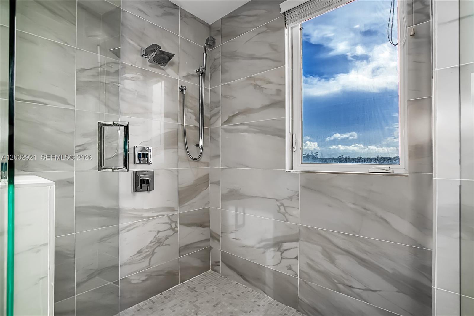 A12032921 Property Photo 26