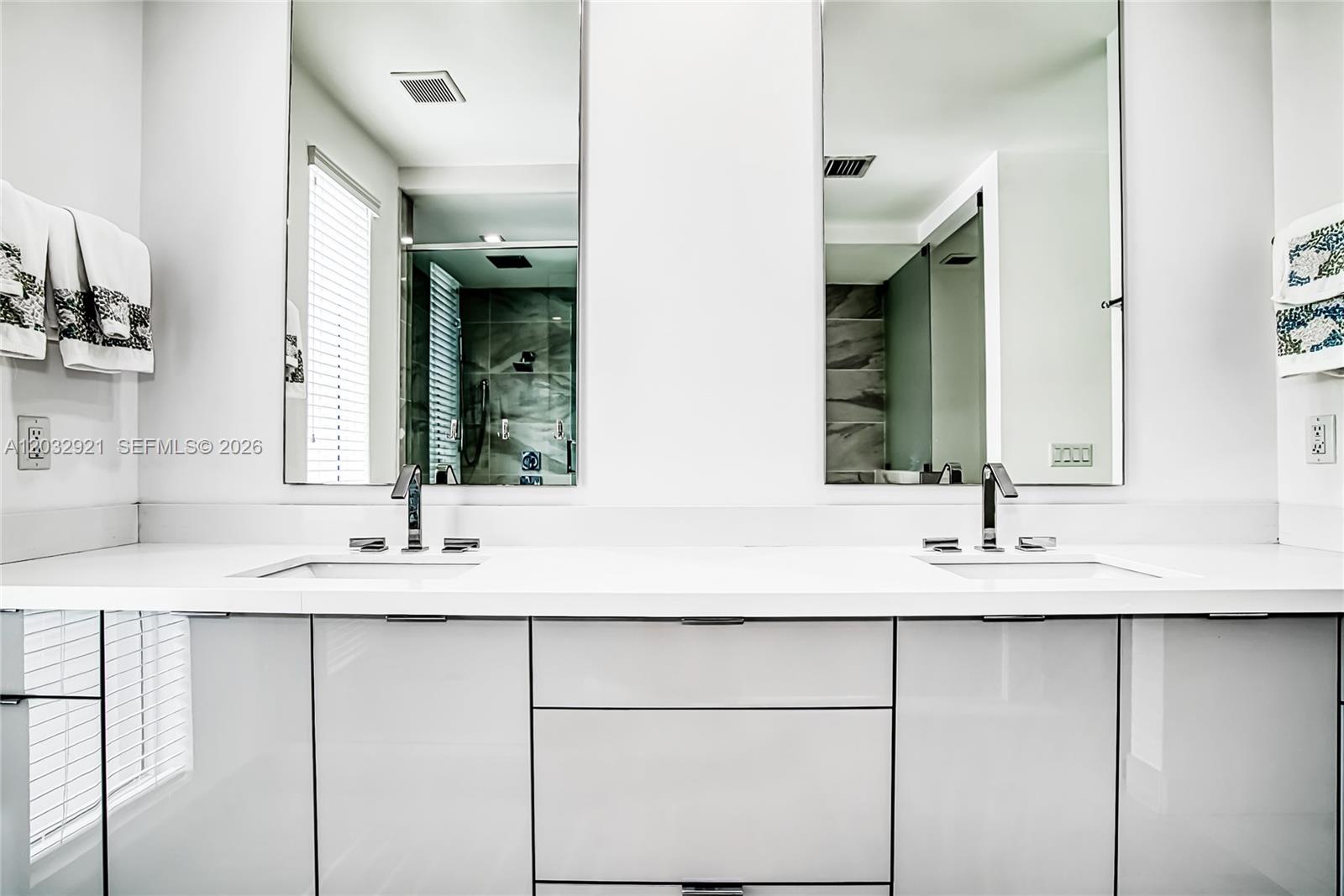 A12032921 Property Photo 28