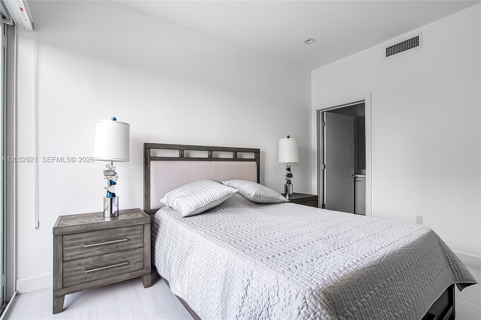 A12032921 Property Photo 32