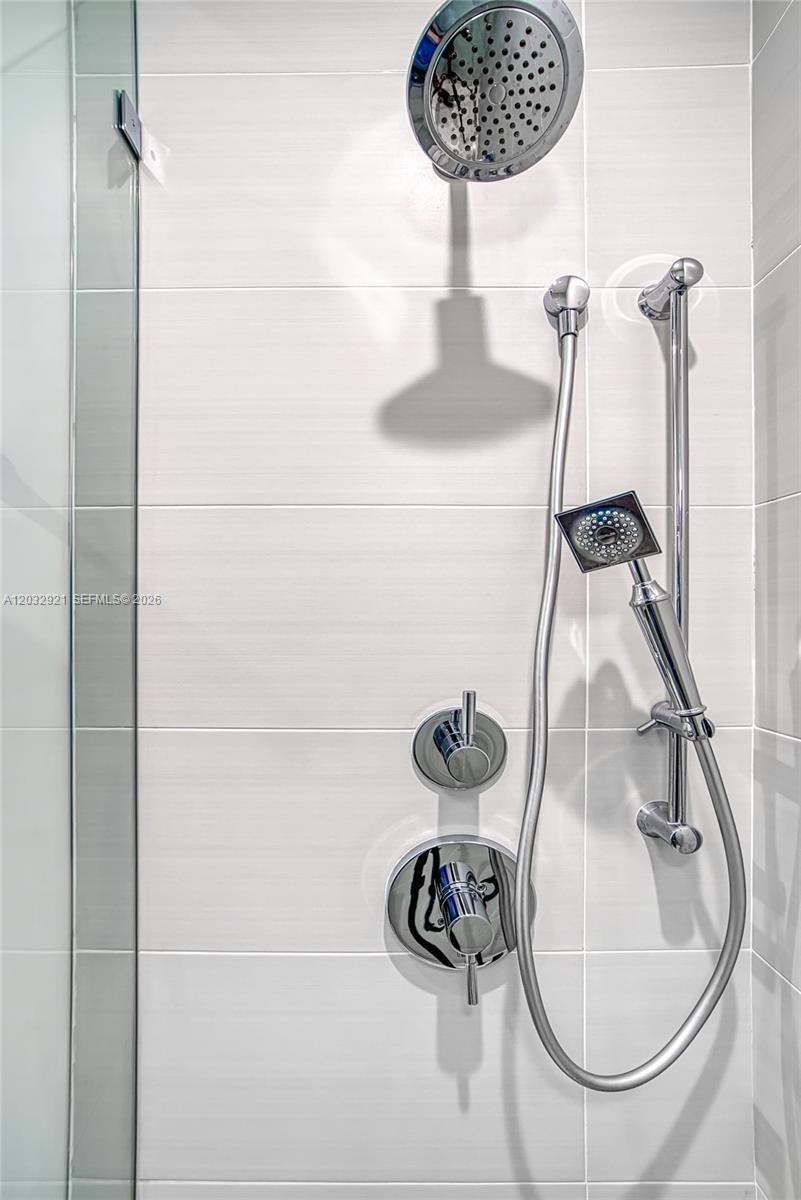 A12032921 Property Photo 37