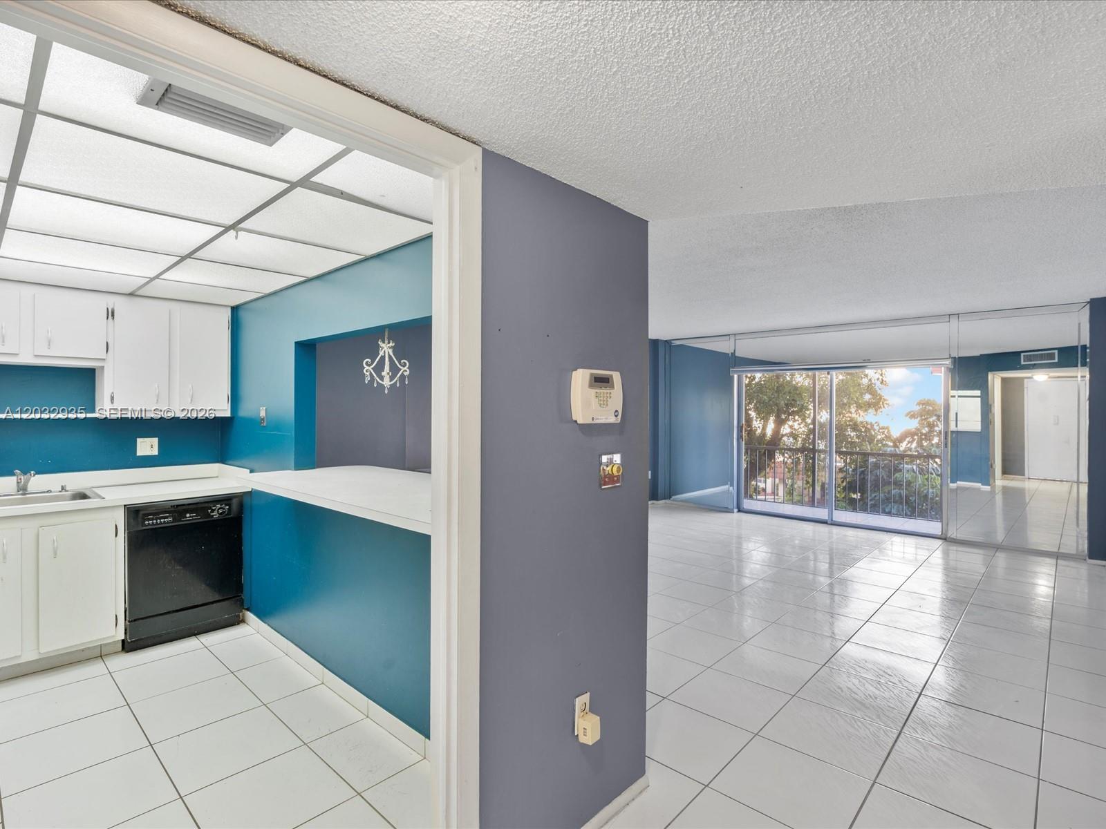 4172 Inverrary Dr 306 Property Photo 1
