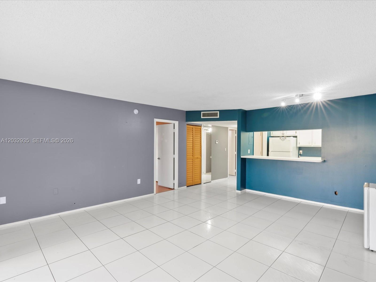 4172 Inverrary Dr 306 Property Photo 5