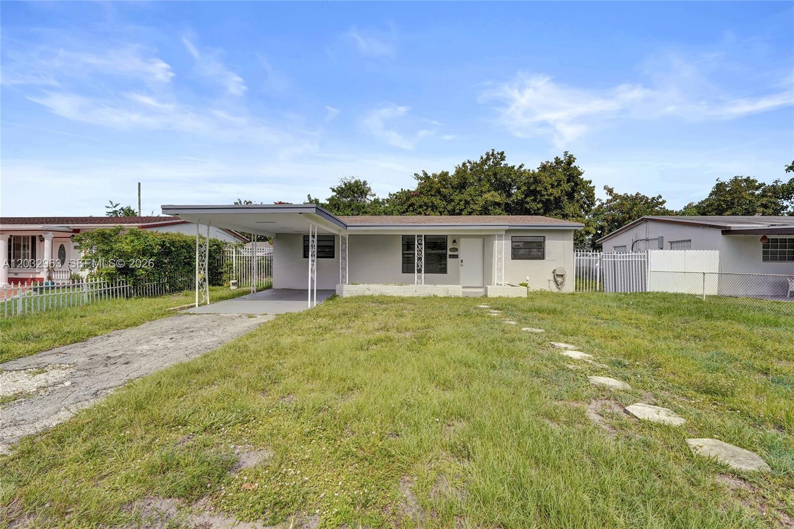 1140 N 74th Way Property Photo 1
